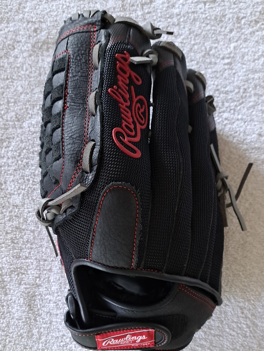 Rawlings Renegade Right Handed Black Baseball Mitt R130BGS 13-inch Leather